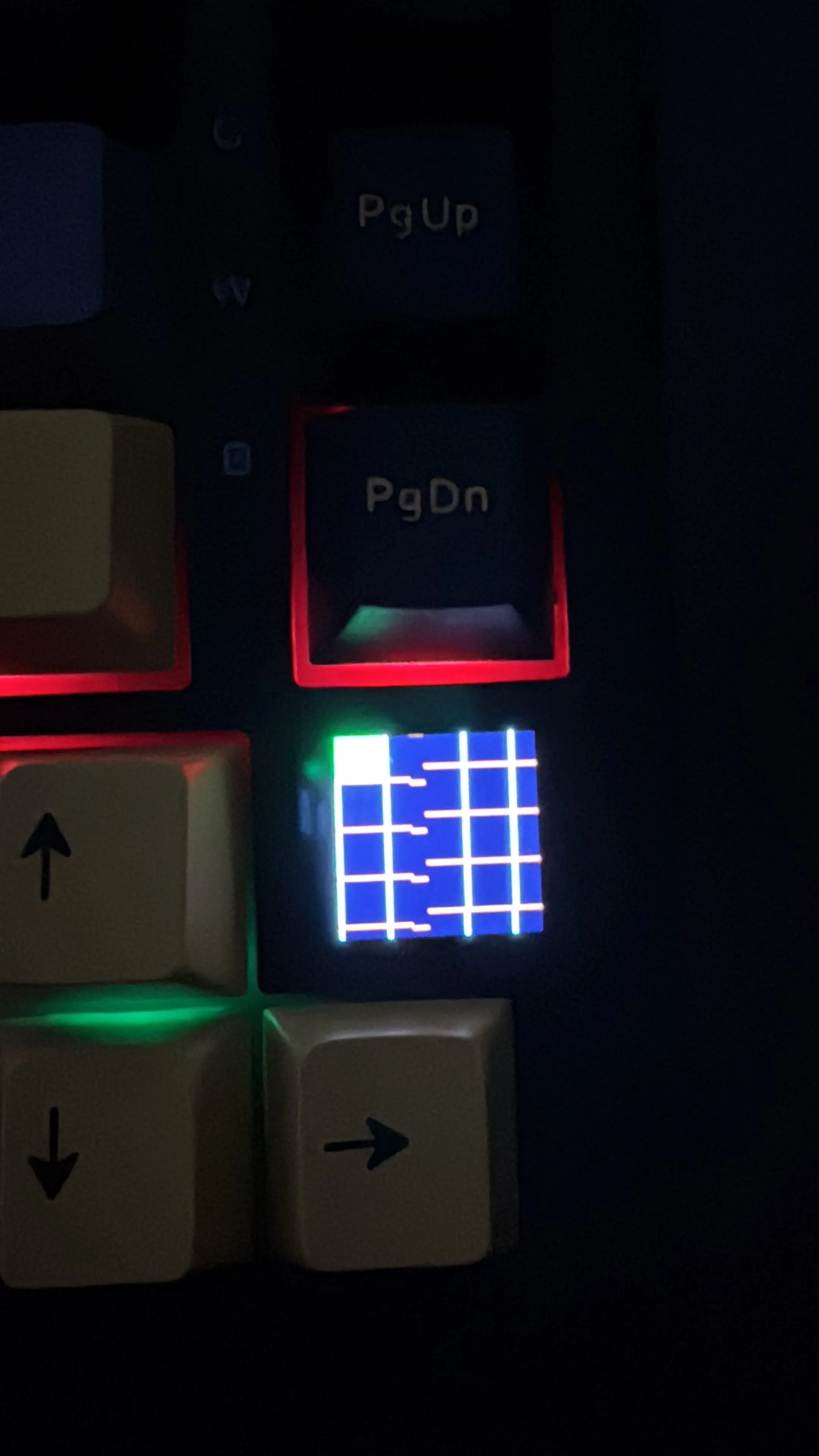 Grade que deveria ser reta aparecendo em degraus de escada na telinha do teclado